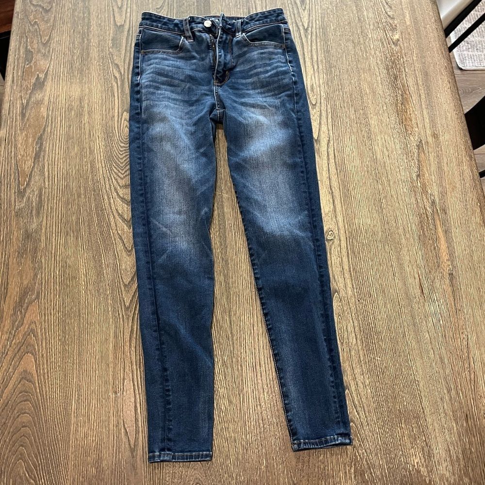 American Eagle Hi-Rise Skinny Jeans 360 Super Stretch Medium Wash Blue Size 2